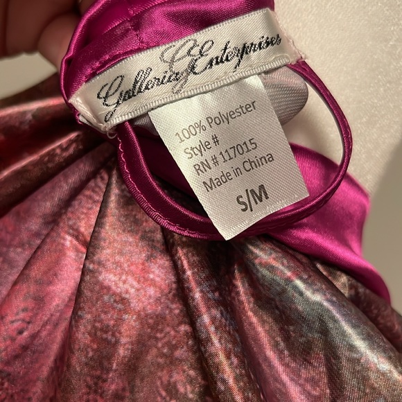 Galleria Enterprises   long robe. Size Small Medium.  New with Tags - Picture 6 of 6